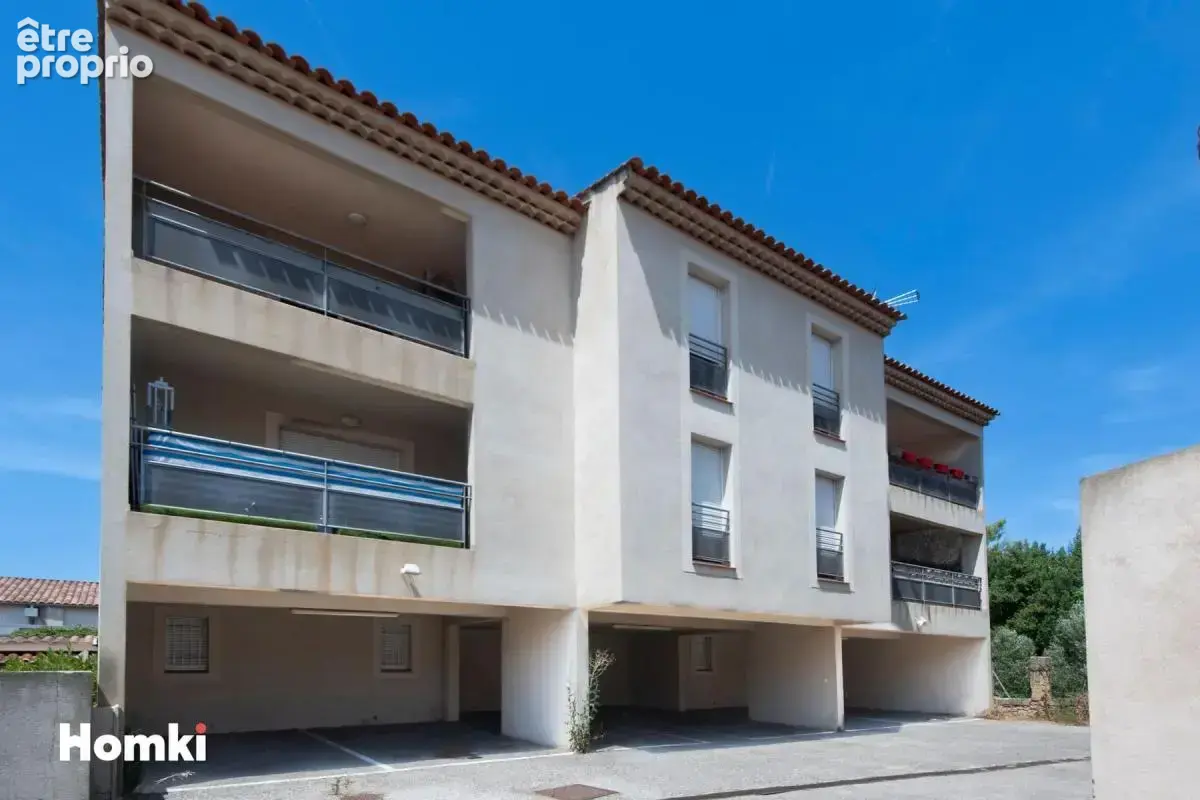 T2 dernier étage avec terrasse, parking et vue dégagée - Saint Chamas - photo 12