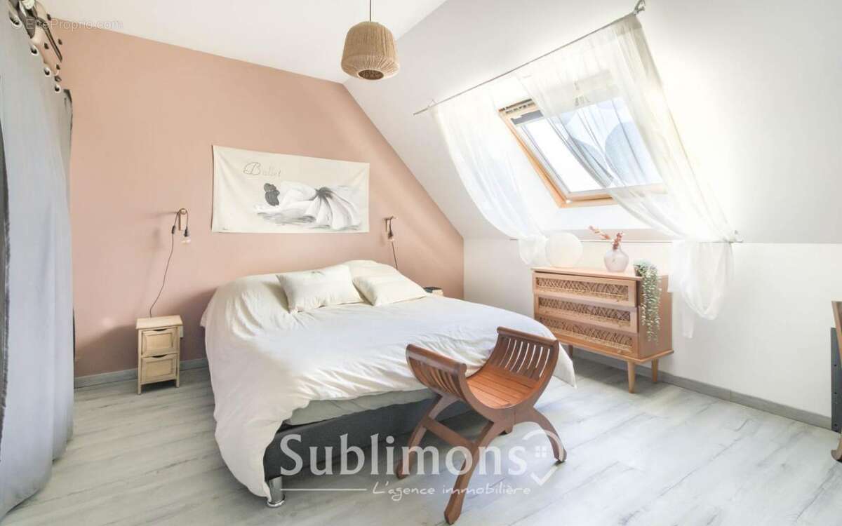 Maison à LA TRINITE-SURZUR