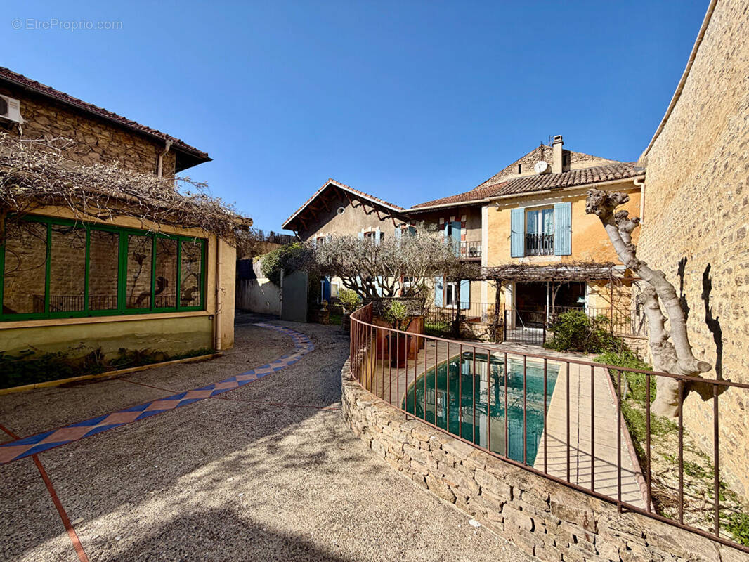 Maison à BAGNOLS-SUR-CEZE