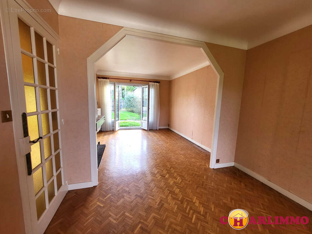 Maison à SAINT-JUNIEN