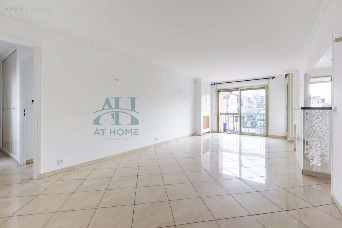 Appartement à PARIS-10E