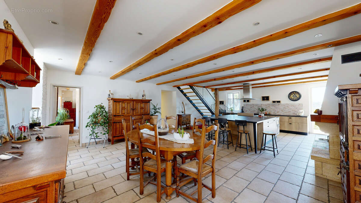 Appartement à FORCALQUIER