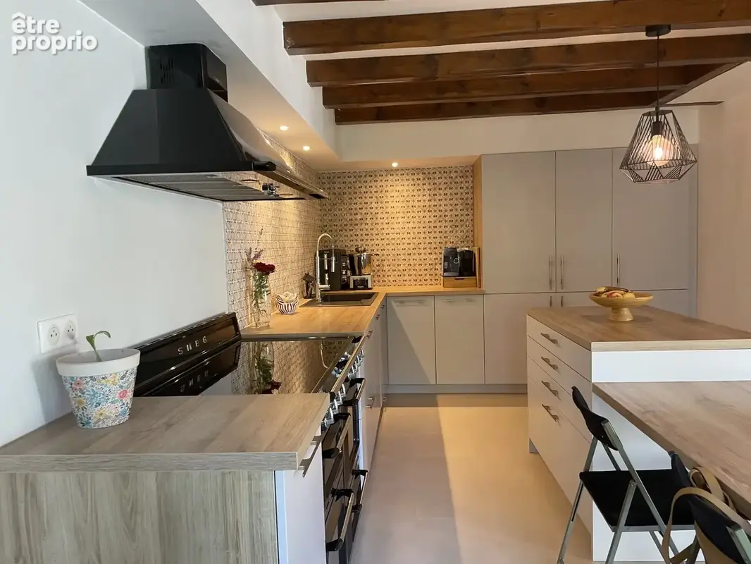 Prignac magnifique propriete de 290 m2 parc de 7500 m2 gite de 130 m2 garage de 60 m2 dependances de 190 m2 - photo 4