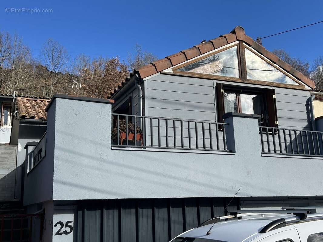 garage présent en rez-de-chaussée  - Maison à QUILLAN