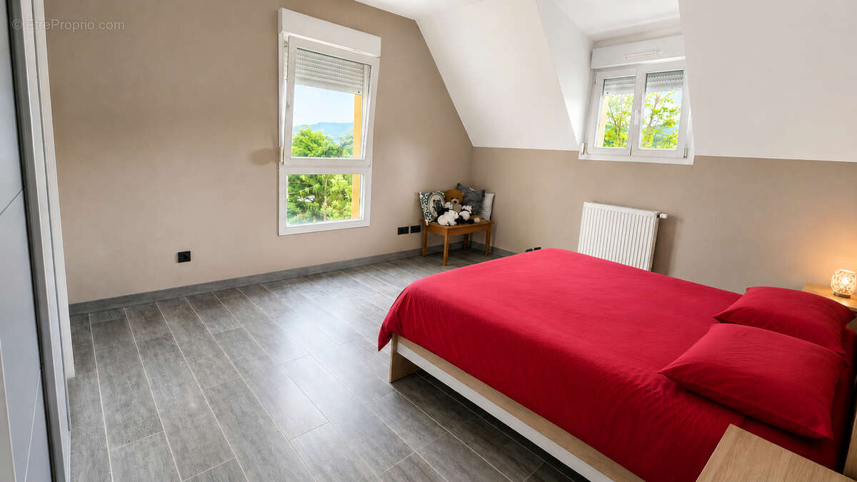 Appartement en duplex 5 pièces à vendre à Guebwiller - Lumineux et spacieux ! - photo 4