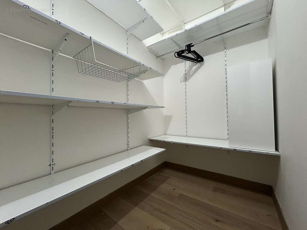 Appartement à SAINT-PIERRE-DU-PERRAY