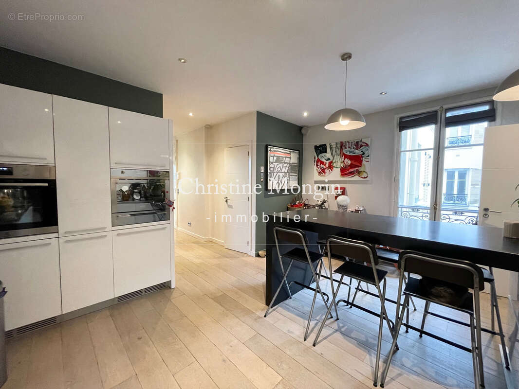 Appartement à NEUILLY-SUR-SEINE