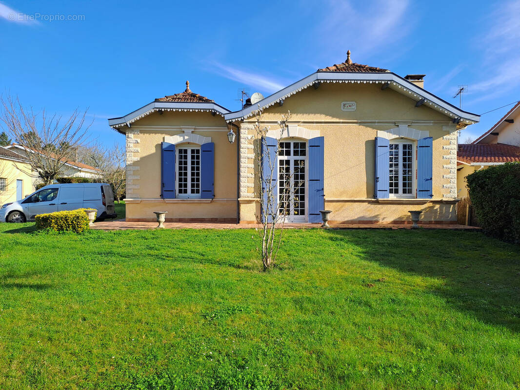 Maison à LEOGNAN