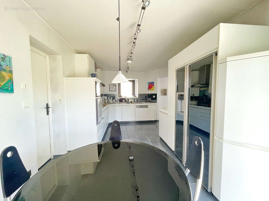 Découvrez une maison d'exception au cœur d'Irigny - photo 13