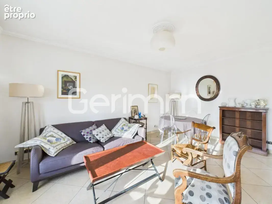 Vente - Appartement - 3 pièces + cuisine - 75 m² - 215 000 € - - photo 7