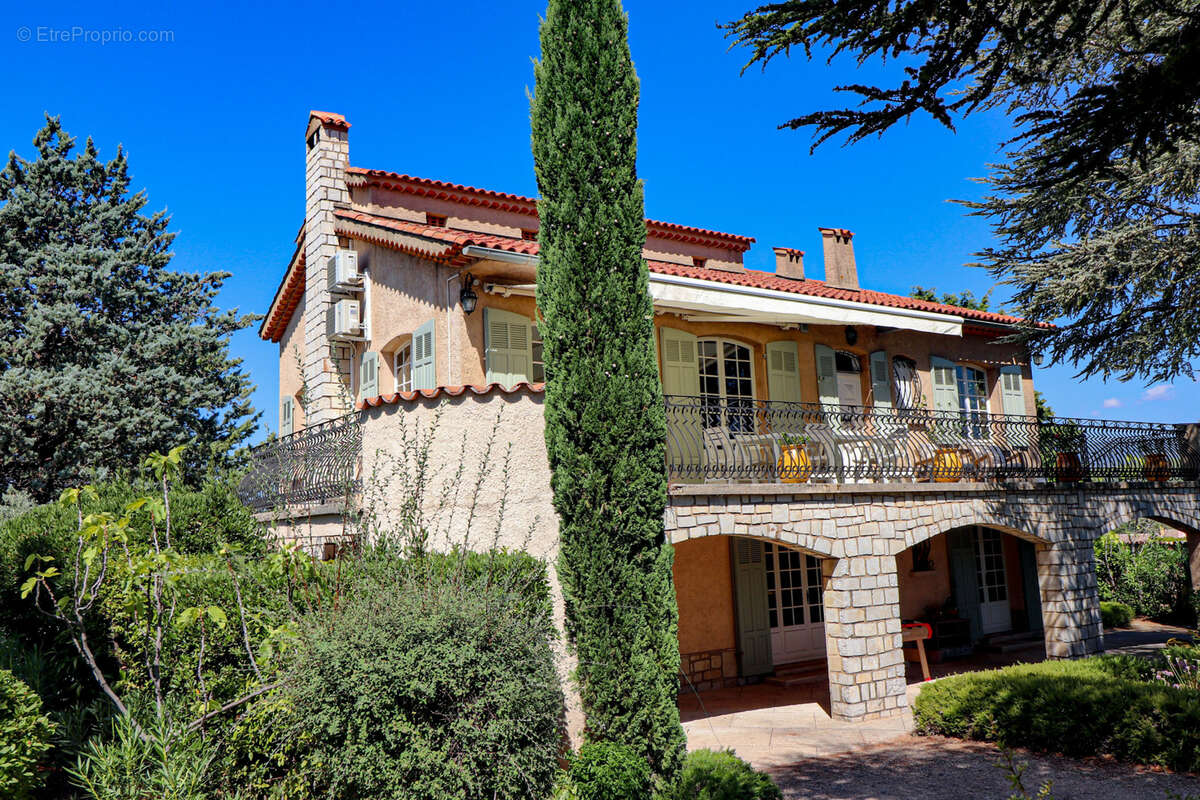 Villa 5 chambres sur terrain 2000m2 avec piscine à 2 pas du village de flayosc - photo 40