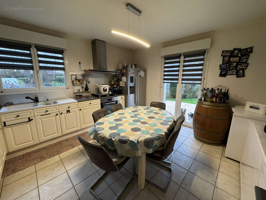 Maison à LA RIVIERE-SAINT-SAUVEUR