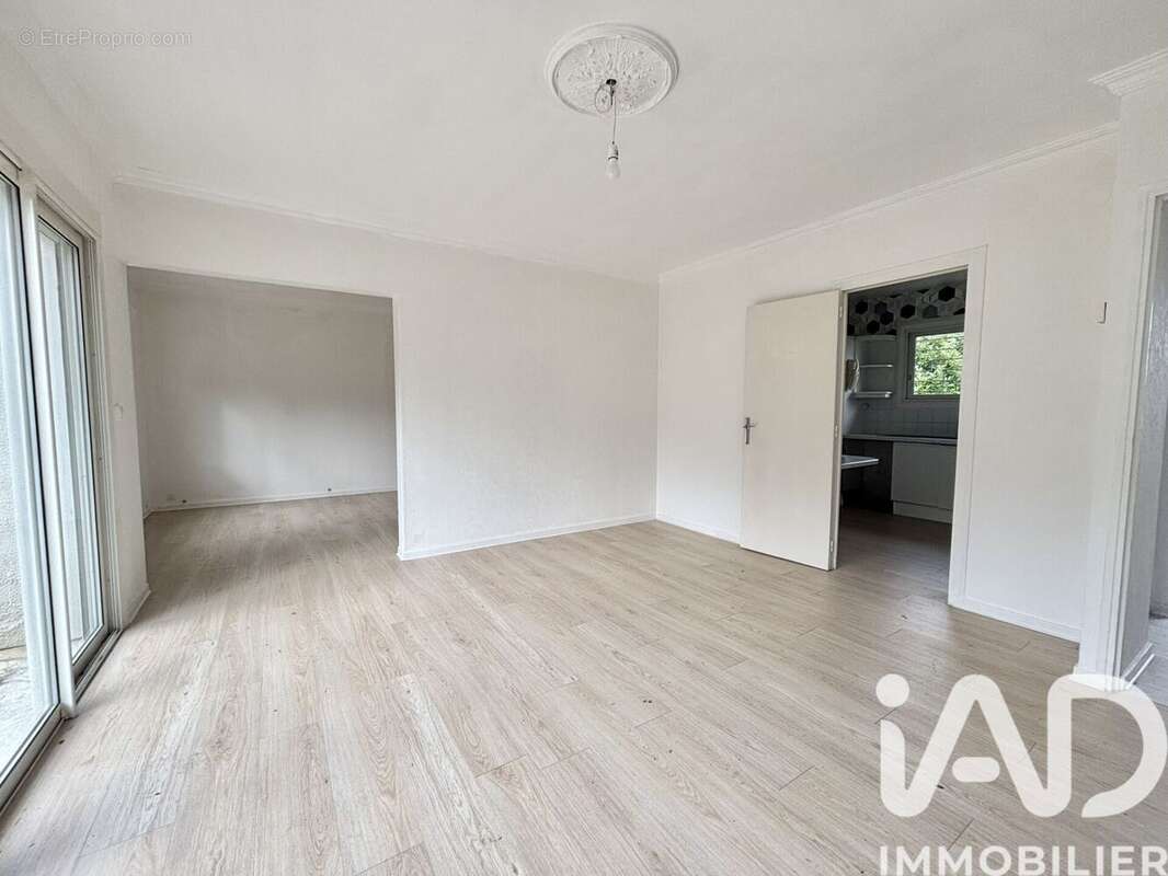 Maison 100 m² à Pessac  - photo 2