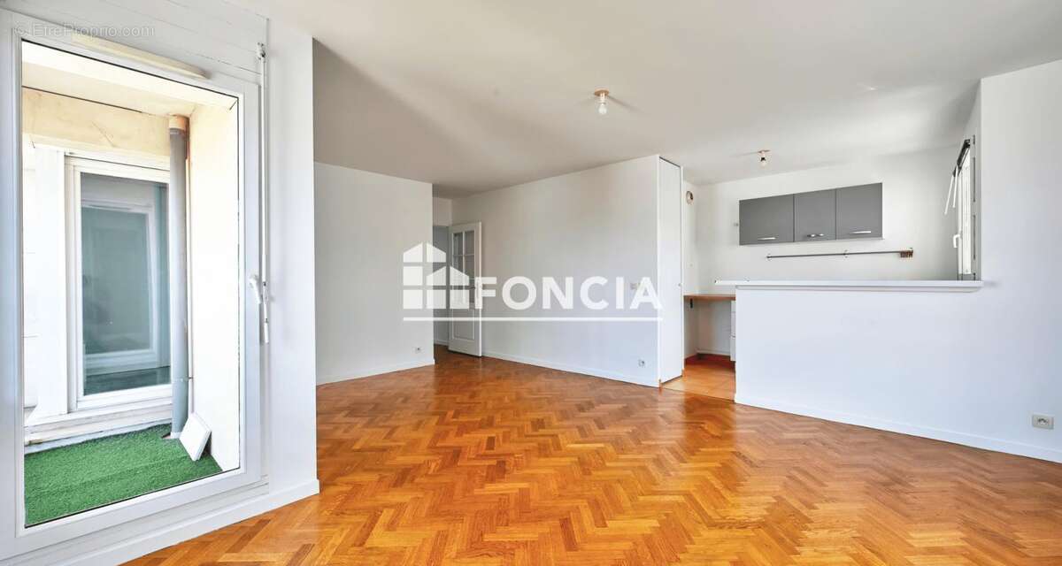 Appartement à SAINT-CYR-L'ECOLE