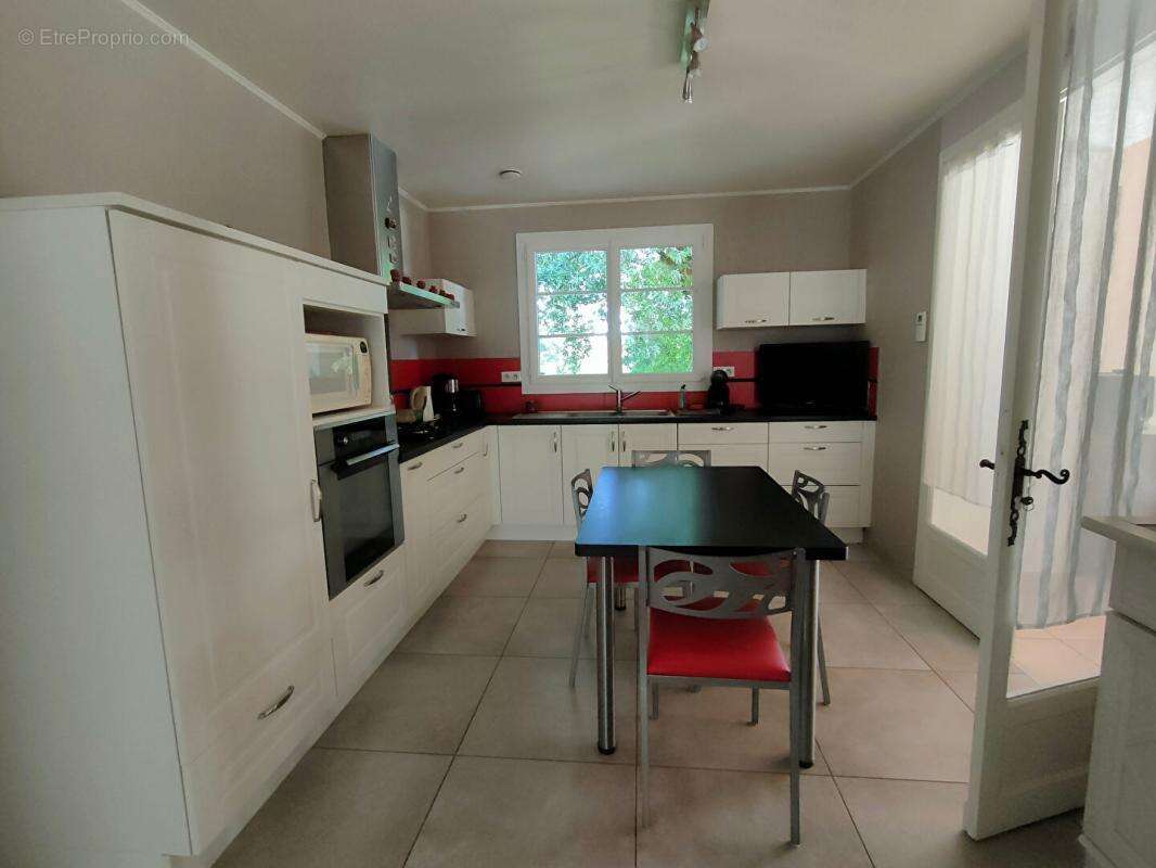 Maison à SAINT-MARTIN-DES-TILLEULS