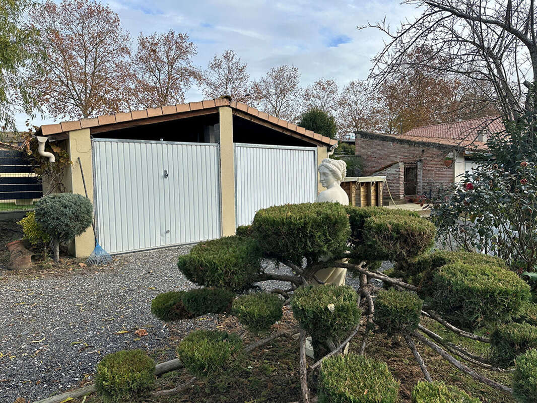 Terrain à CASTELNAU-D'ESTRETEFONDS