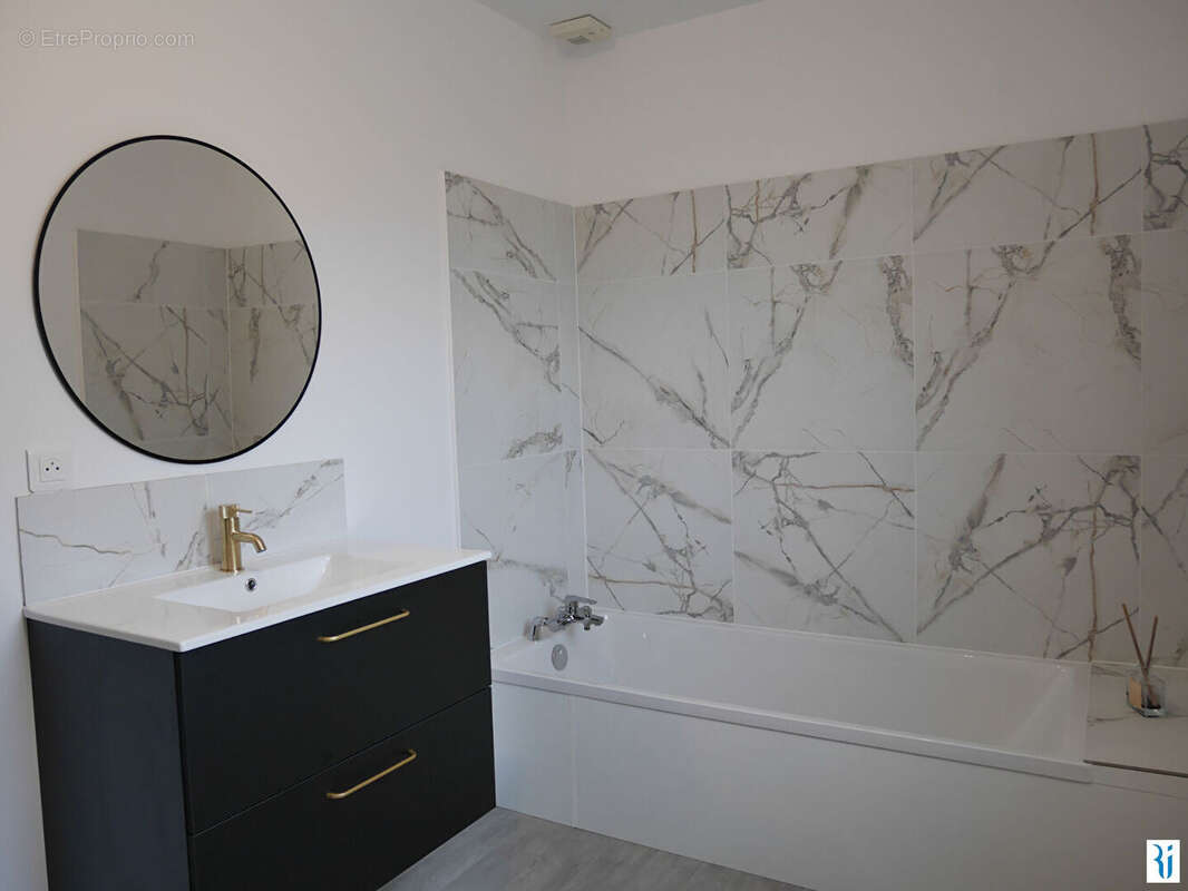 Maison à SAINT-PIERRE-DE-VARENGEVILLE