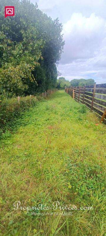 Terrain à CONCHES-EN-OUCHE
