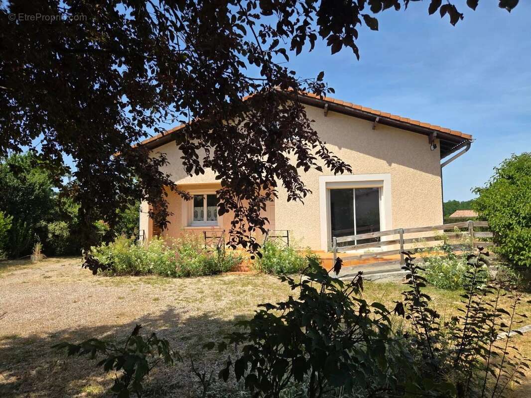 Maison à MONTBARTIER