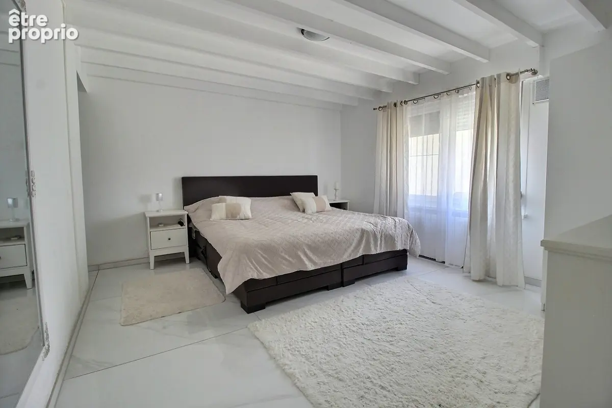 Plain-pied 180m² - Garage - Jardin - 4 chambres - photo 7