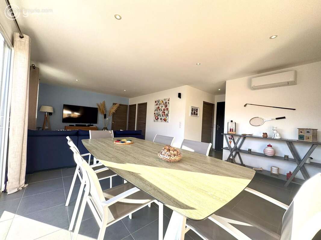 Maison à SANTA-MARIA-POGGIO