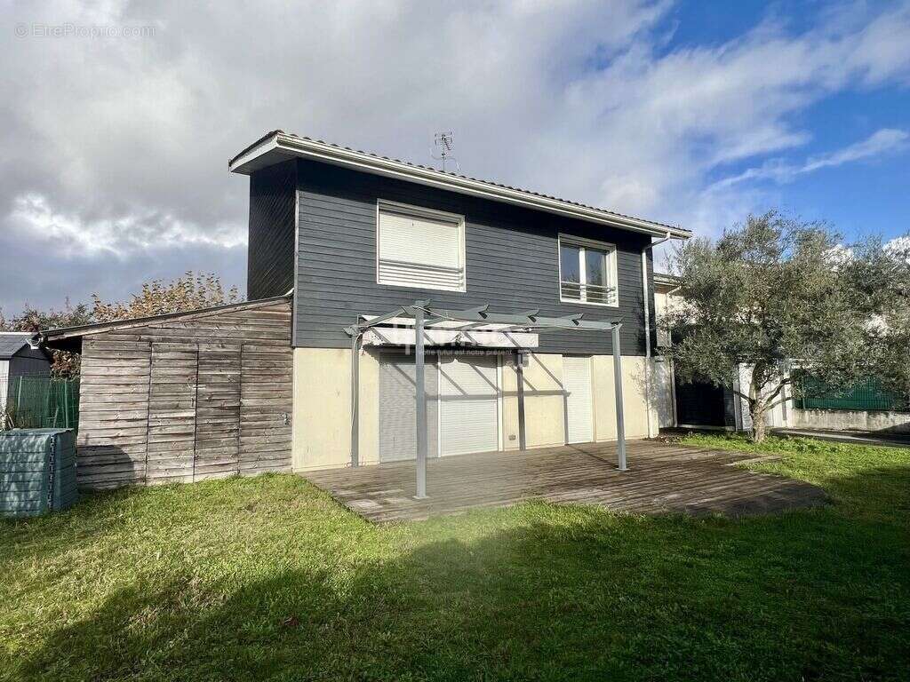 Maison à VILLENAVE-D'ORNON