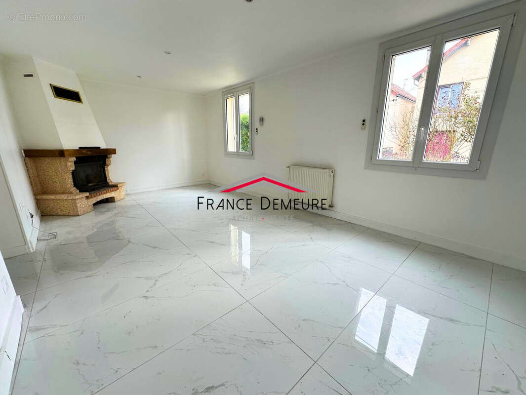Maison à SAINT-BRICE-SOUS-FORET