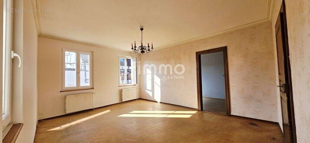Maison familiale 161 m², cour privative et dépendances - photo 3