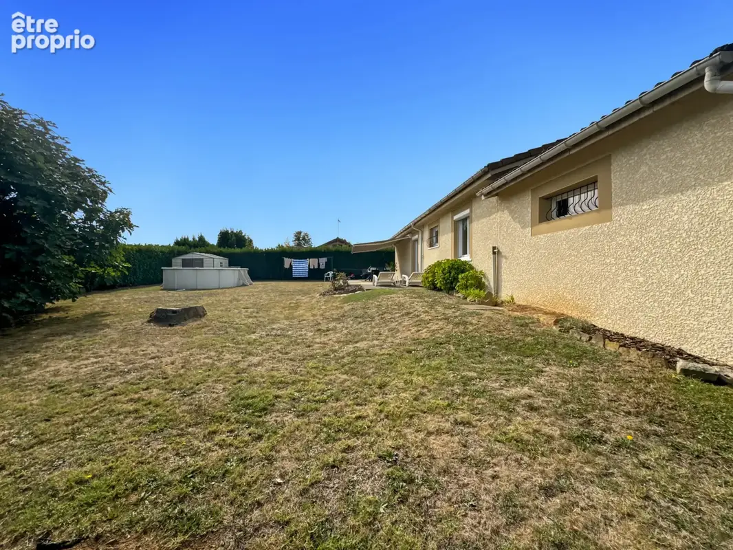 Sainte-euphémie   plain-pied   3 chambres   terrain 1 065 m2 - photo 12