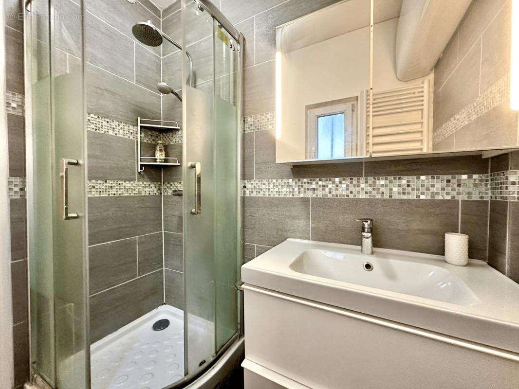 Appartement à LEVALLOIS-PERRET