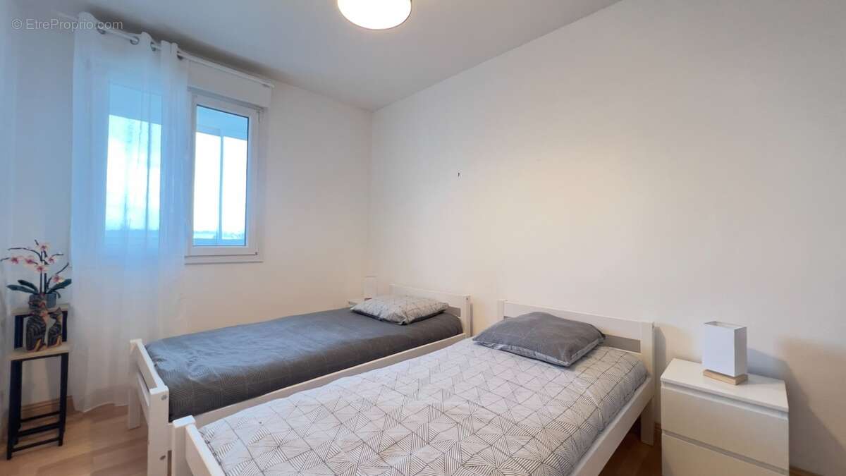 QUIMPER-Sud, rue du Léon (Quartier Prat-Maria), appartement de type T5 modifié en T4 de plus de 83 m² habitable, situé au 7ème é - photo 17