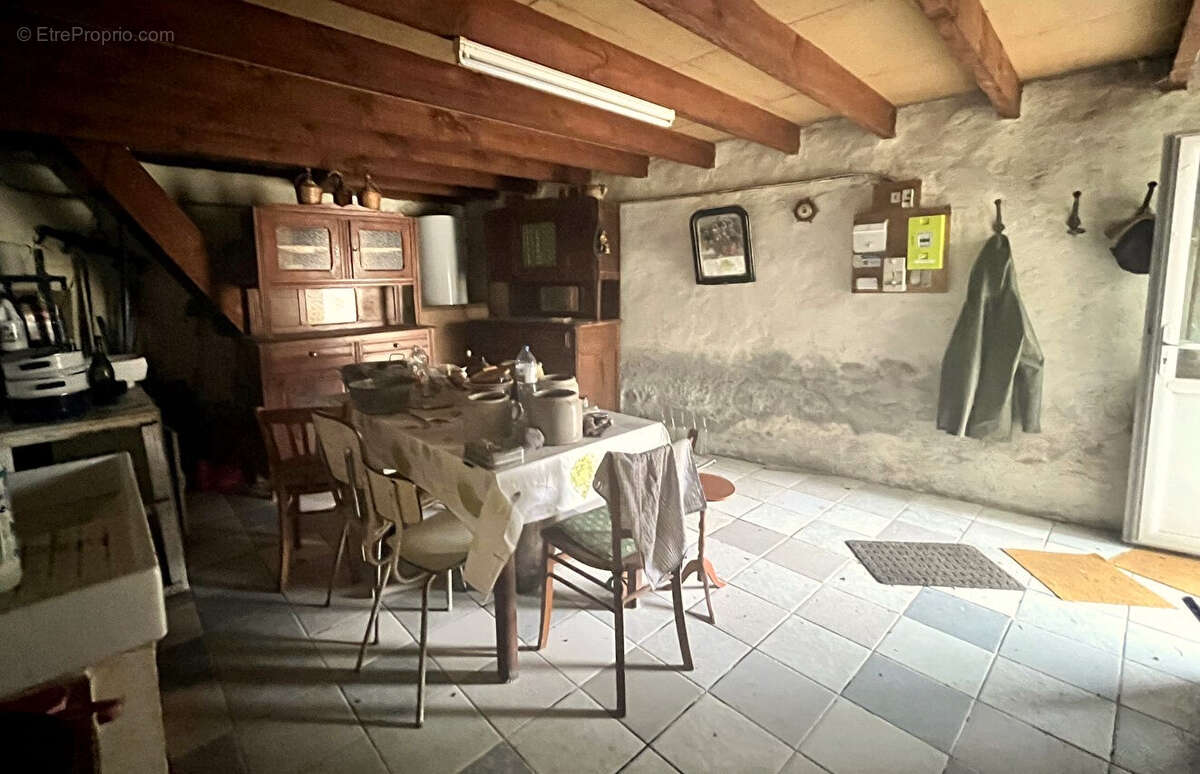 Maison à VENDEUVRE-DU-POITOU