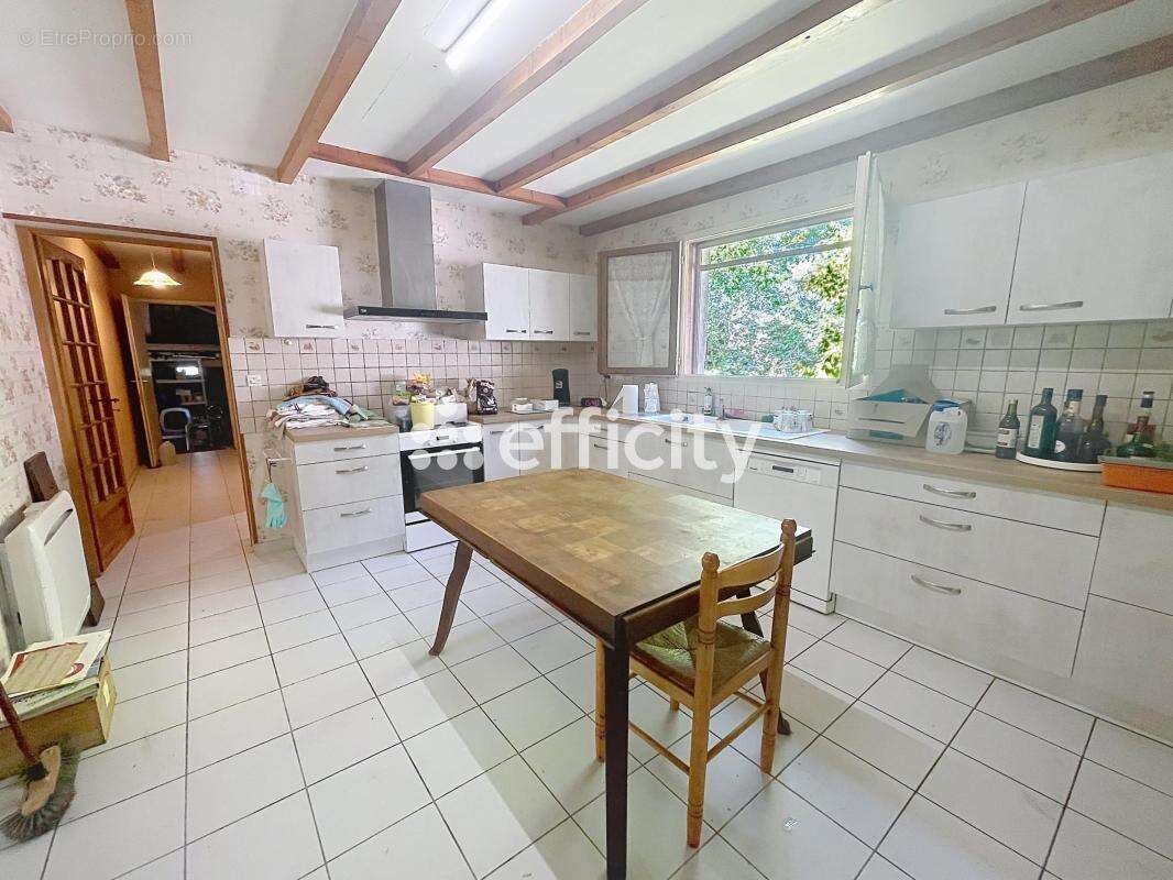 Maison 98 m² à Le Fieu  - photo 9