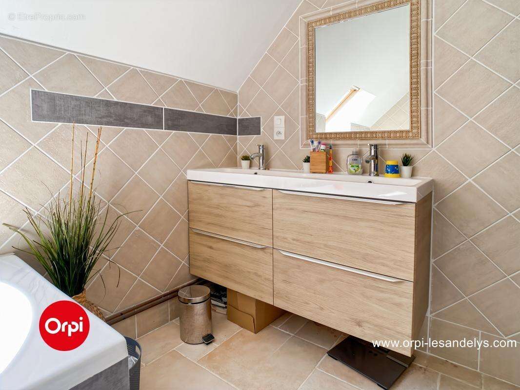 Maison à SAINT-CLAIR-SUR-EPTE