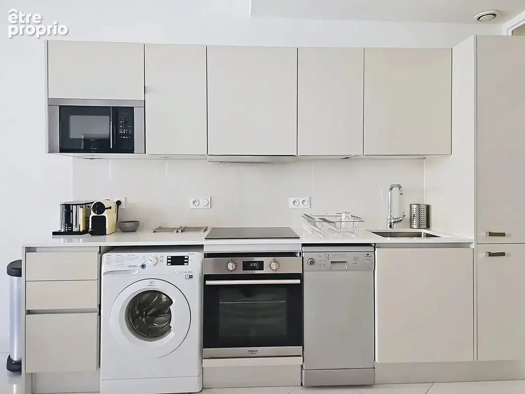 Vieux-Nice – Cours Saleya – 2 pièces de 42 m² entièrement rénové – Fort potentiel locatif - photo 4