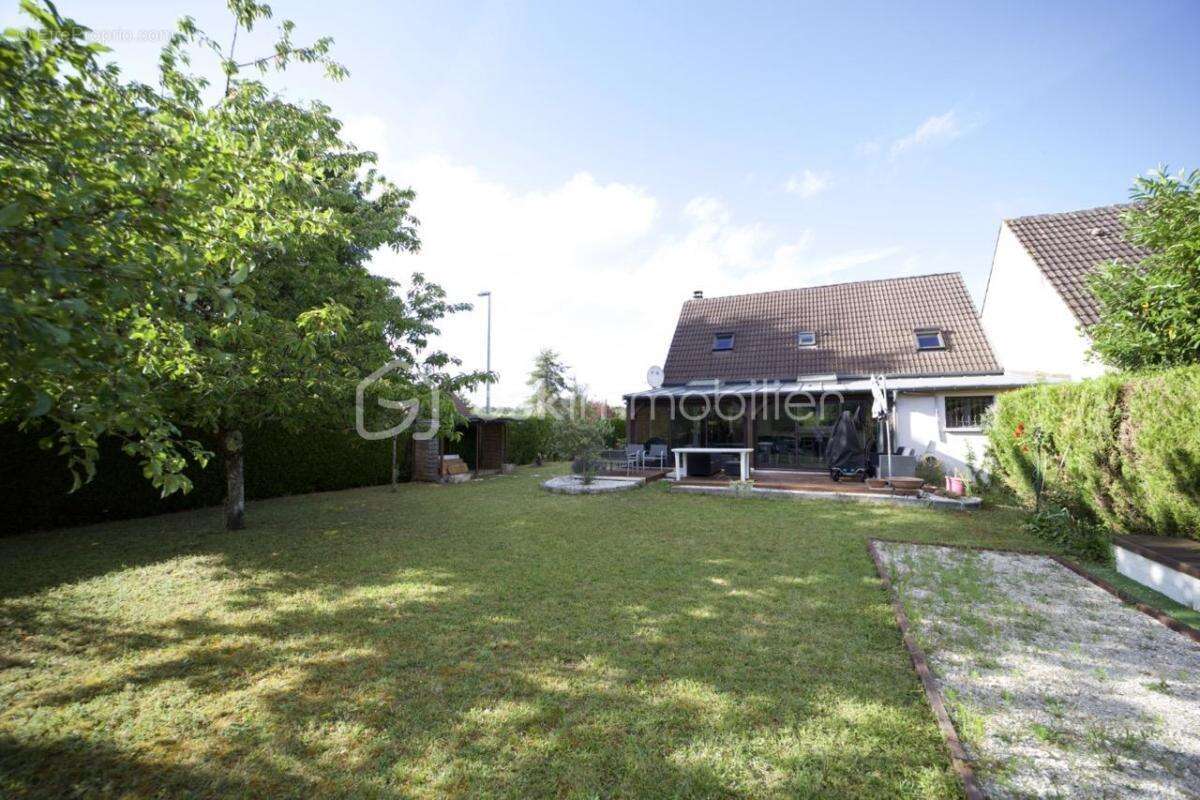 Maison à VULAINES-SUR-SEINE