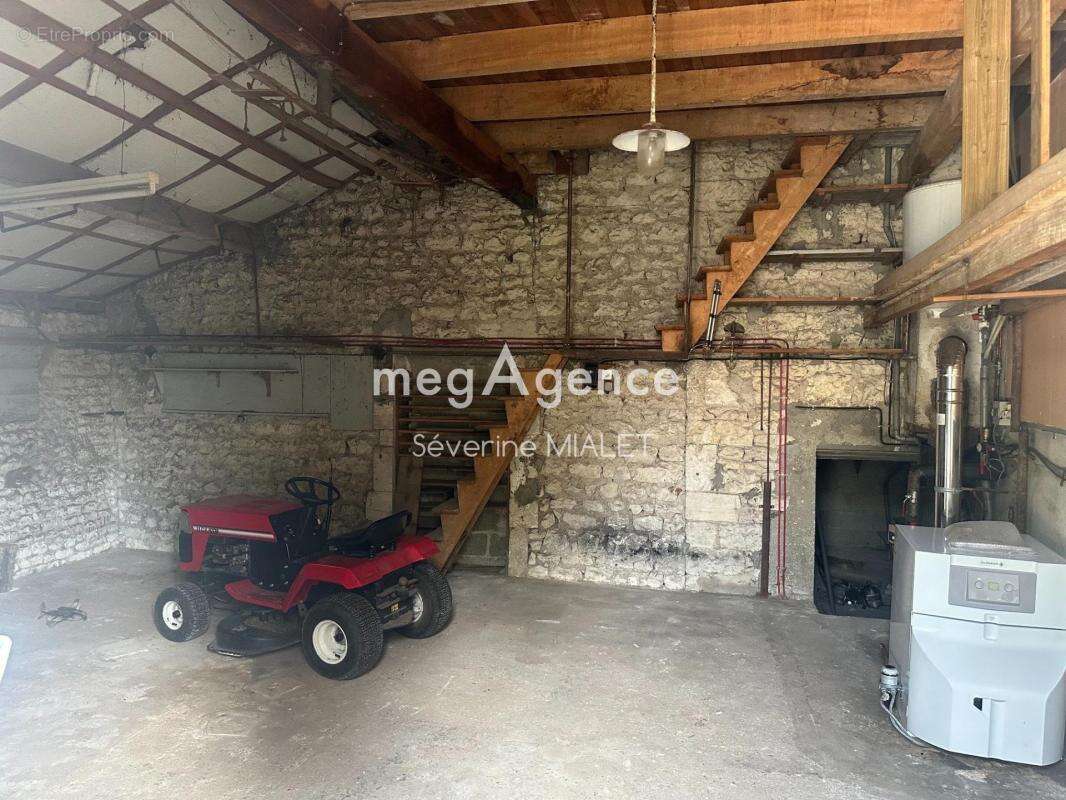 Maison Salles d'Angles (16130) 111m² - photo 8
