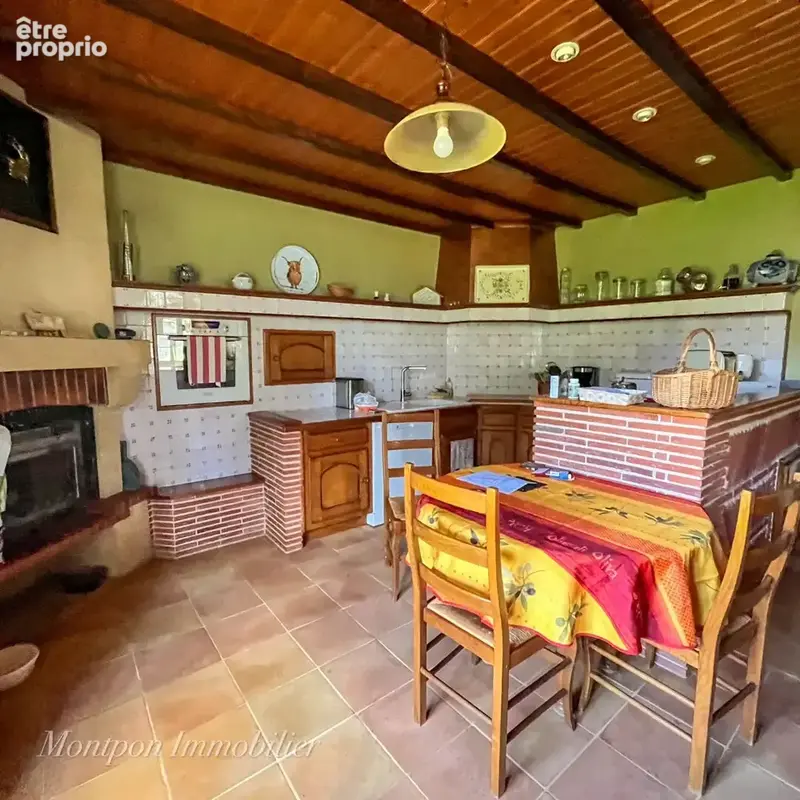 Maison d'habitation avec dépendances et logement loué - photo 6