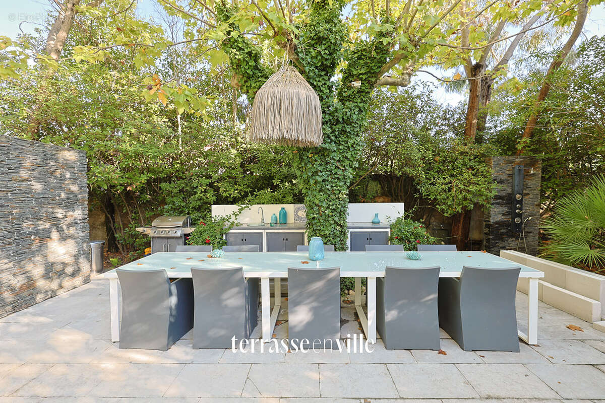 Appartement à LA CRAU