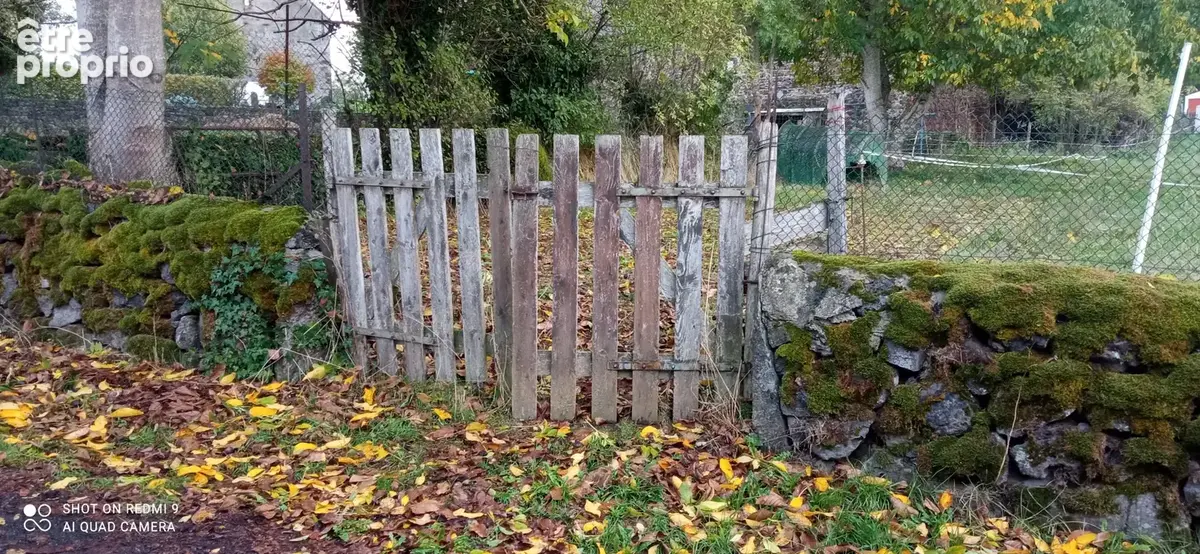 Terrain à CEYSSAT