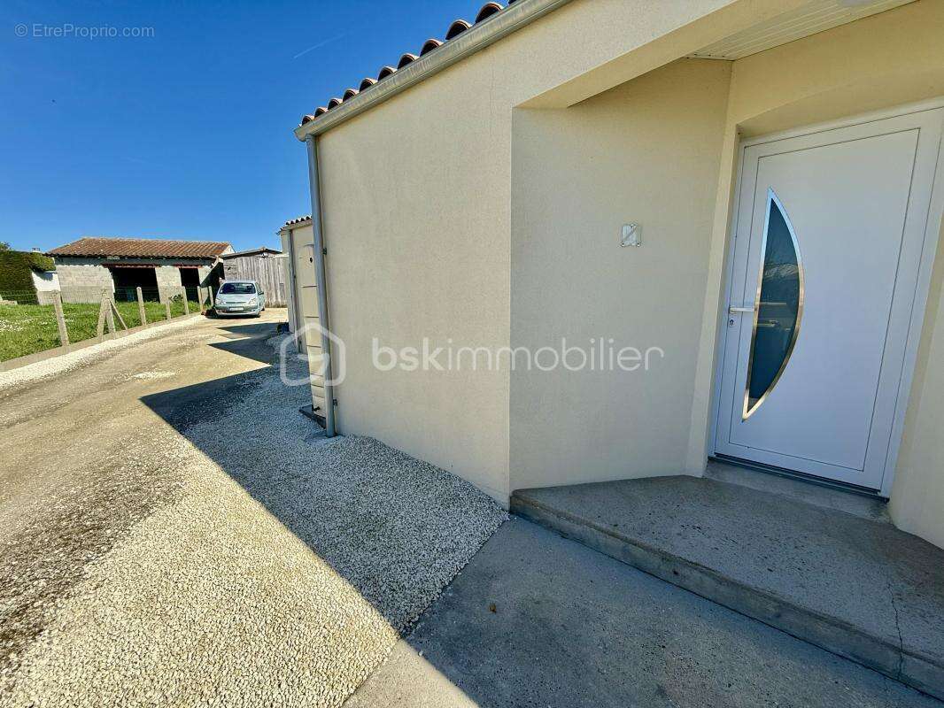 Maison à GREZAC
