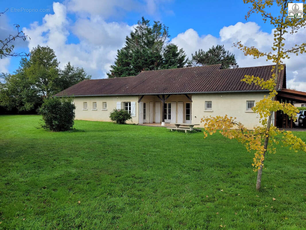 Maison à LA GENETE