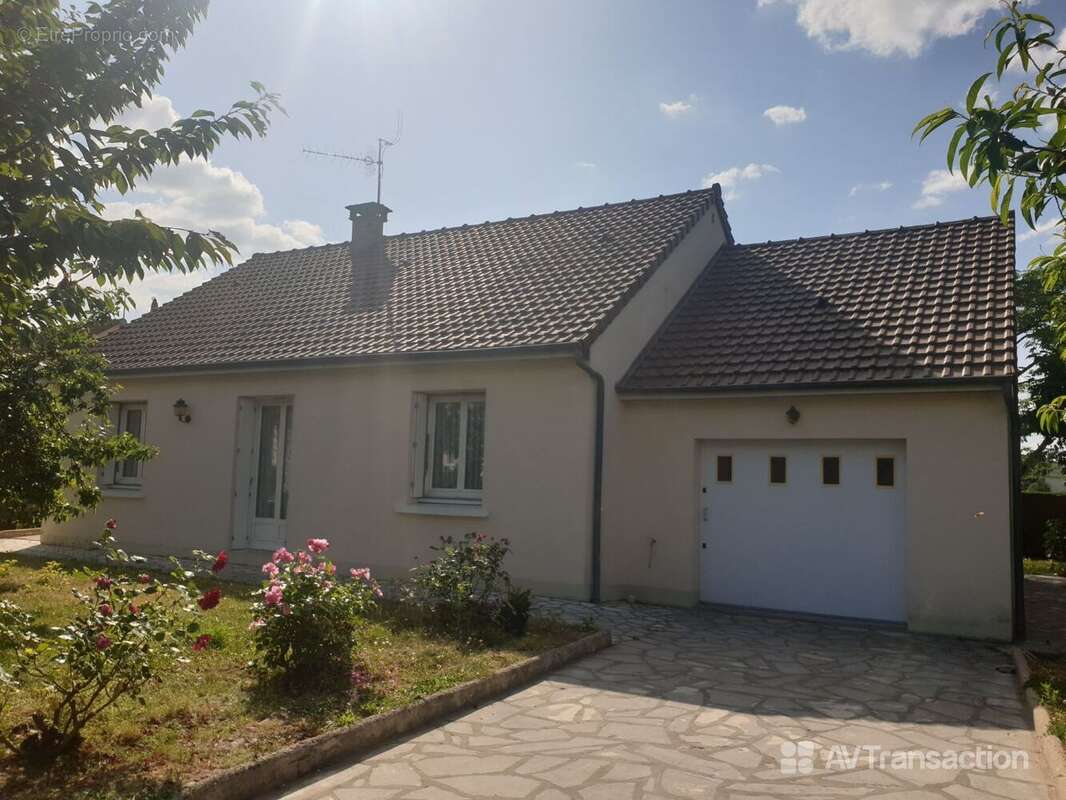 Maison à SAINTE-MAURE-DE-TOURAINE