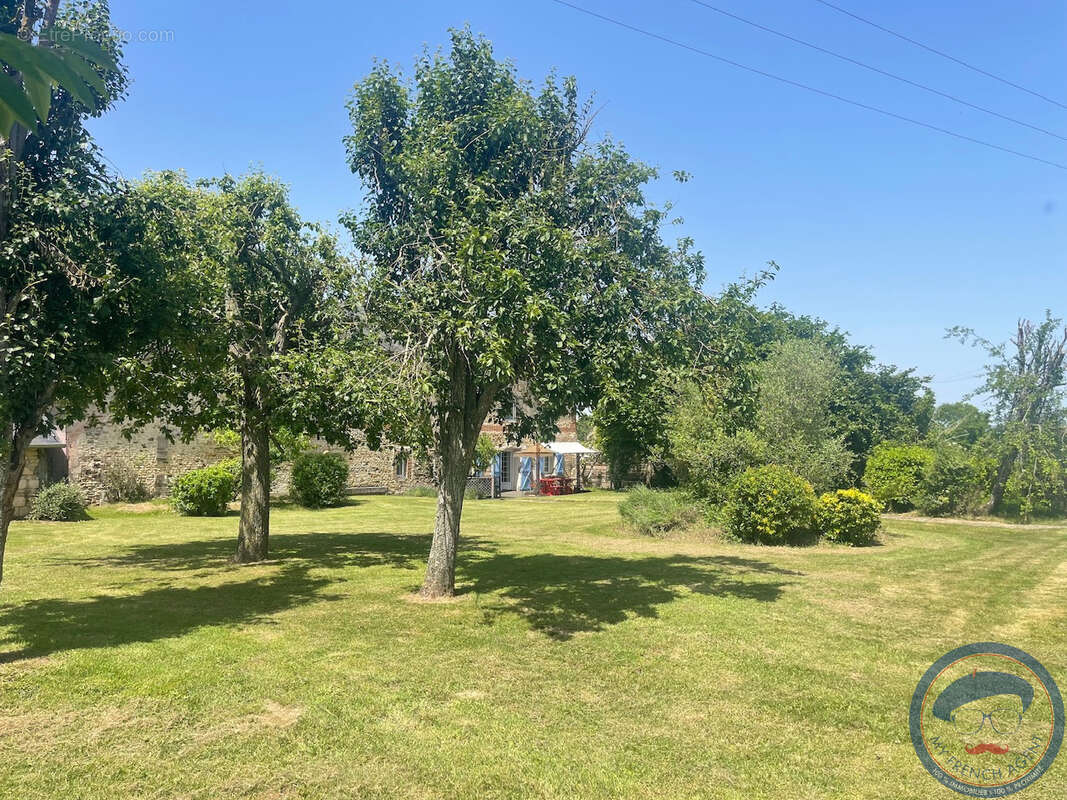 Maison en pierre de 189 M2 avec piscine, jacuzzi et sauna au prix de 388 500euros FAI. - photo 14