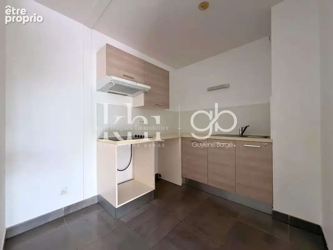Appartement T3 69 m2 à VILLENEUVE-LÈS-MAGUELONE - Terrasse et stationnement - photo 2