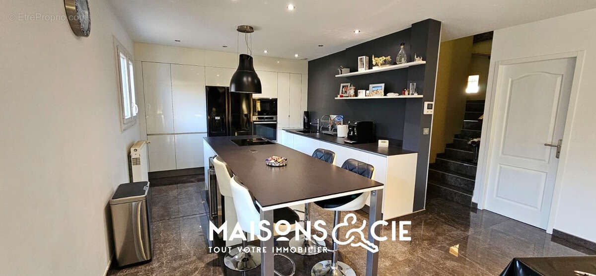 Maison Lagnieu 7 pièce(s) 180 m2 - photo 8