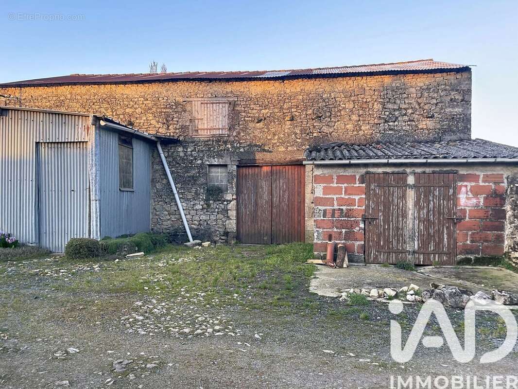 Photo 2 - Maison à SAINT-MAIXENT-DE-BEUGNE