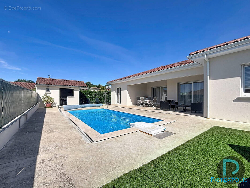 Maison à PERREX