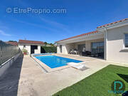 Maison à PERREX