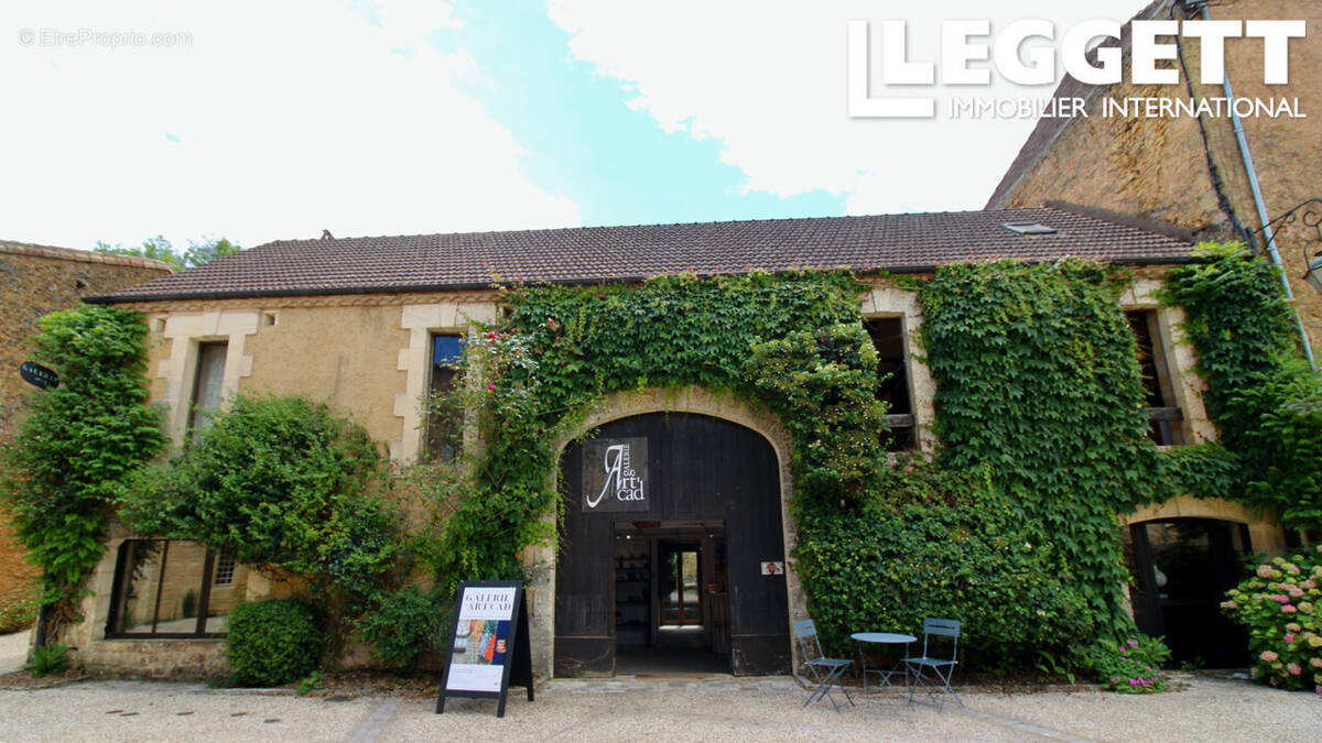 Maison à LE BUISSON-DE-CADOUIN